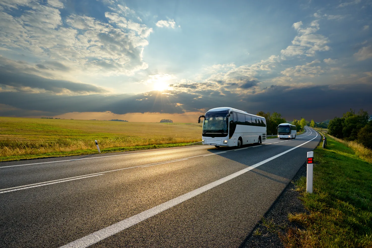 Ile kosztuje wynajem autokaru z kierowcą?